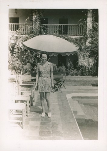 Old vintage photo solo leggy - solo,